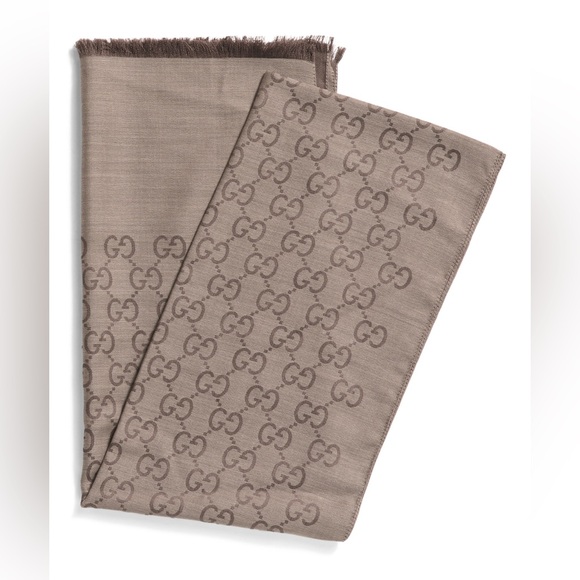 LAST CHANCE GUCCI wool blend scarf - Picture 10 of 11